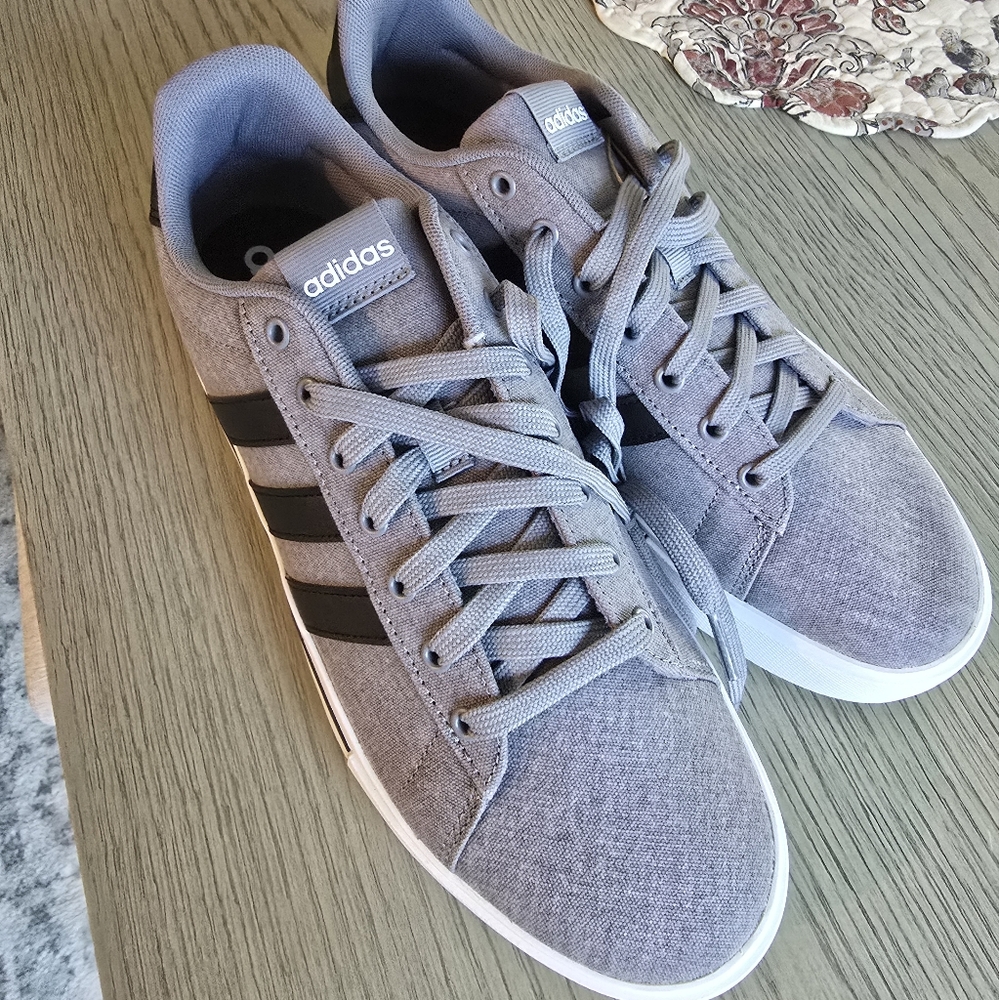 Mens 10.5 Adidas Sneakers BRAND NEW NEVER WORN